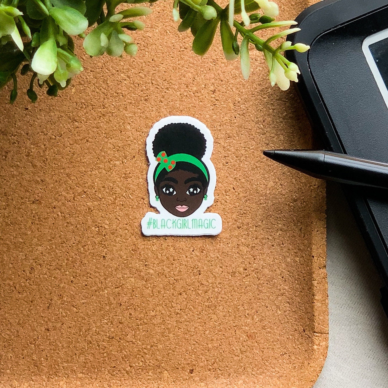 Sticker| Schwarzes Mädchen mit Afrohairpuff - Blackgirlmagic 25 x 38 mm